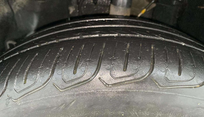 2022 Tata ALTROZ XZ PLUS PETROL DARK EDITION, Petrol, Manual, 31,352 km, Left Front Tyre Tread