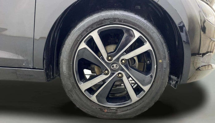 2022 Tata ALTROZ XZ PLUS PETROL DARK EDITION, Petrol, Manual, 31,352 km, Right Front Wheel