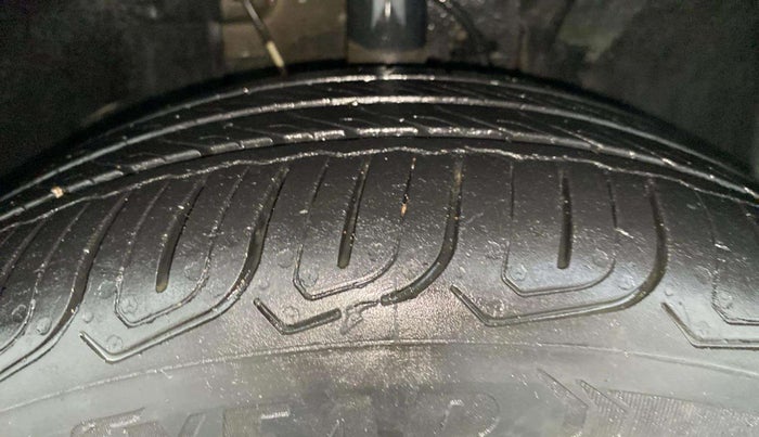 2022 Tata ALTROZ XZ PLUS PETROL DARK EDITION, Petrol, Manual, 31,352 km, Right Front Tyre Tread