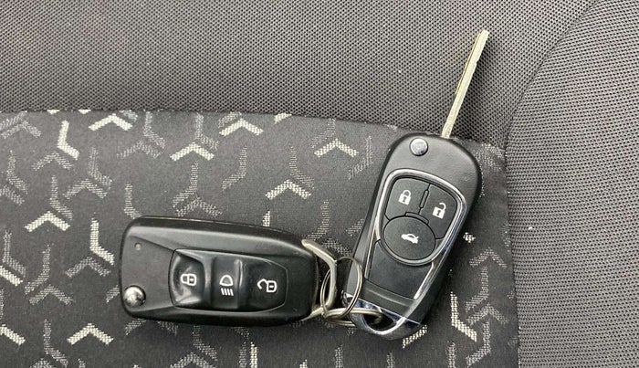 2022 Tata Tiago XZ PLUS CNG, CNG, Manual, 17,092 km, Key Close Up