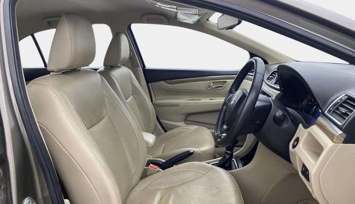 2018 Maruti Ciaz ALPHA  AT 1.5 SHVS PETROL, Petrol, Automatic, 53,722 km, Right Side Front Door Cabin
