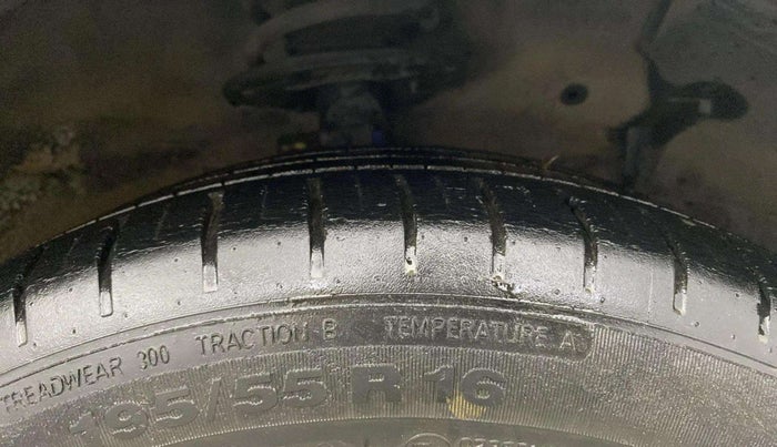 2018 Maruti Ciaz ALPHA  AT 1.5 SHVS PETROL, Petrol, Automatic, 53,722 km, Right Front Tyre Tread