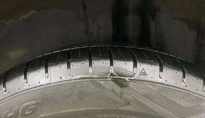 2018 Maruti Ciaz ALPHA  AT 1.5 SHVS PETROL, Petrol, Automatic, 53,722 km, Left Rear Tyre Tread