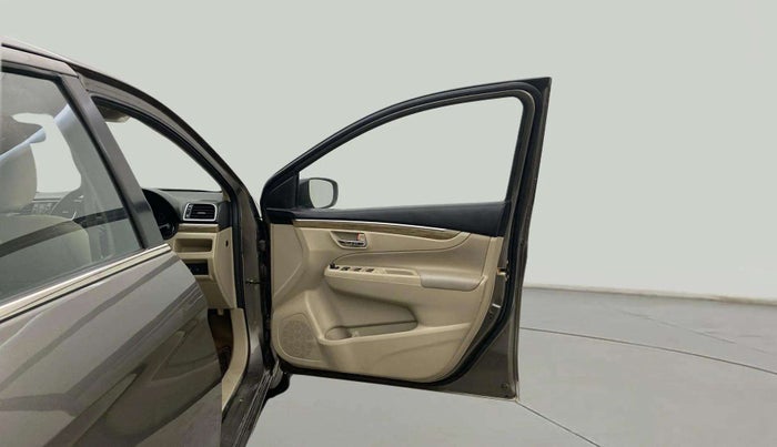 2018 Maruti Ciaz ALPHA  AT 1.5 SHVS PETROL, Petrol, Automatic, 53,722 km, RHS Front Door