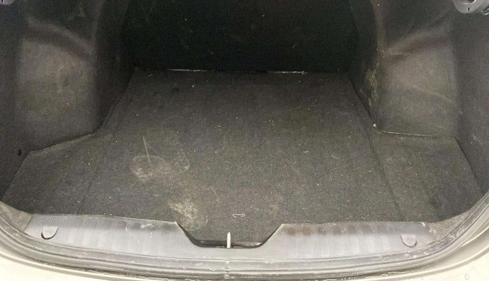 2018 Maruti Ciaz ALPHA  AT 1.5 SHVS PETROL, Petrol, Automatic, 53,722 km, Boot Inside