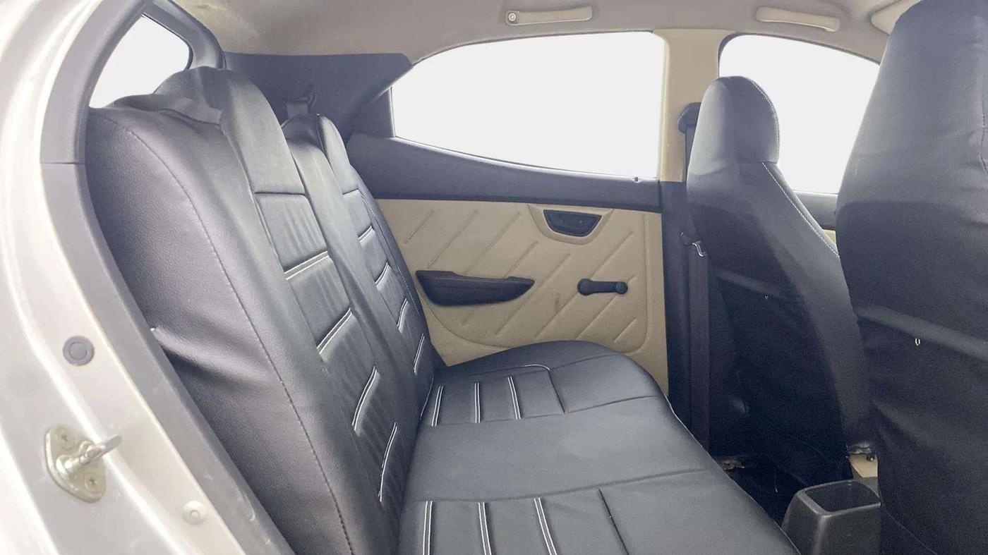 2018 Hyundai Eon ERA +, CNG, Manual, 1,31,220 km, Right Side Rear Door Cabin