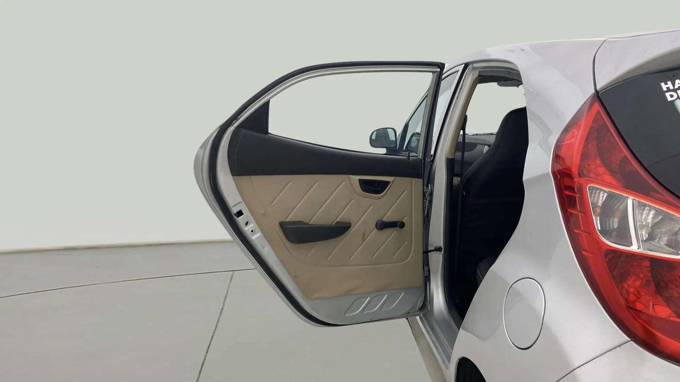 2018 Hyundai Eon ERA +, CNG, Manual, 1,31,220 km, LHS Rear Door