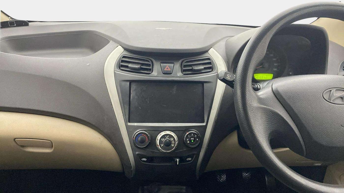 2018 Hyundai Eon ERA +, CNG, Manual, 1,31,220 km, Air Conditioner