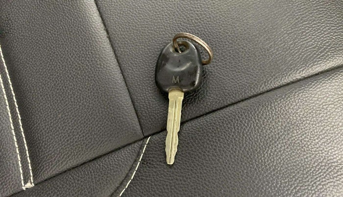 2018 Hyundai Eon ERA +, CNG, Manual, 1,31,159 km, Key Close Up