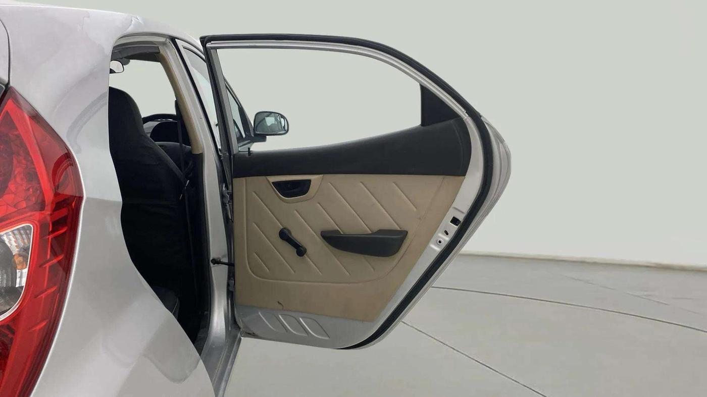 2018 Hyundai Eon ERA +, CNG, Manual, 1,31,220 km, RHS Rear Door
