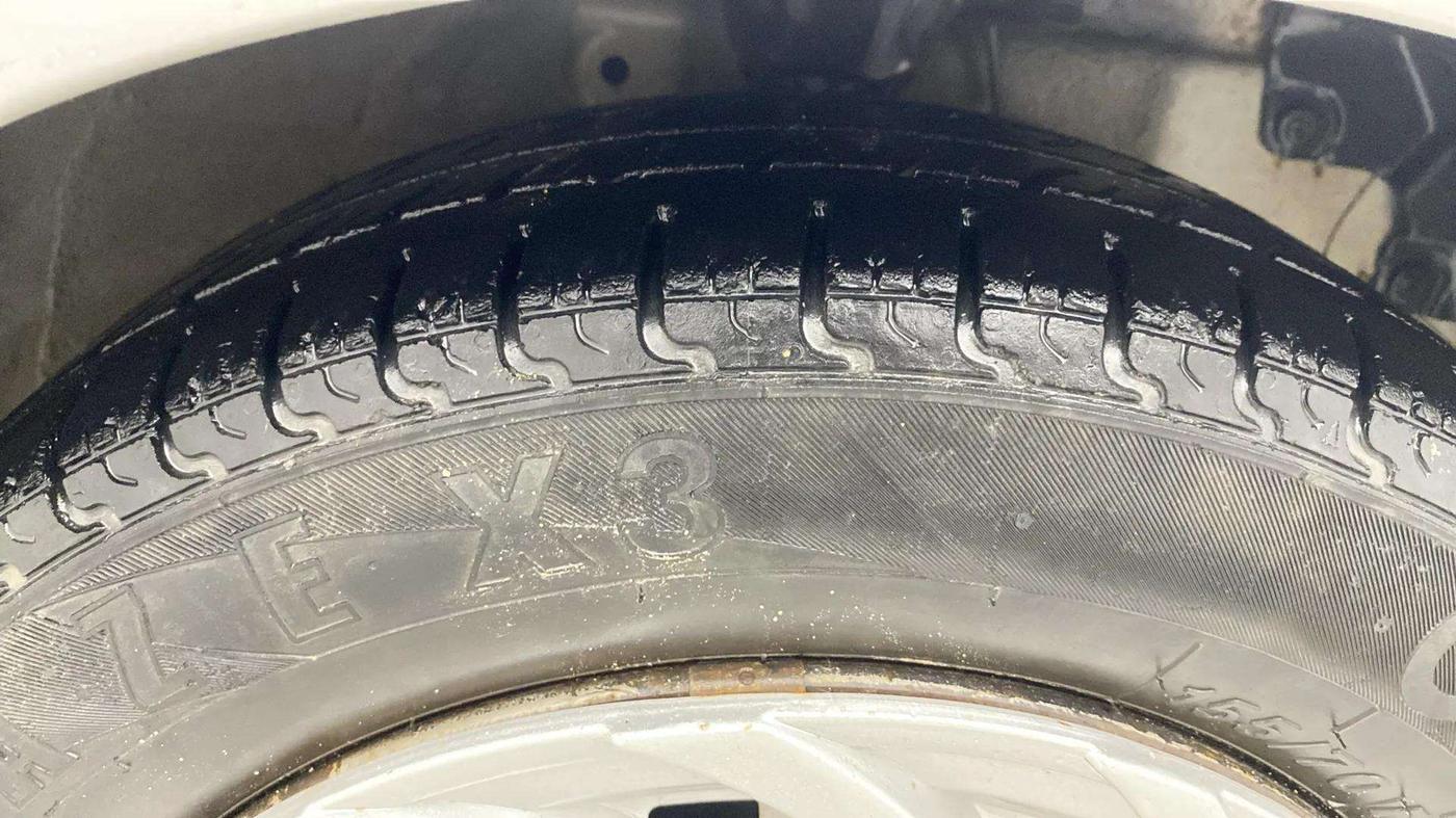2018 Hyundai Eon ERA +, CNG, Manual, 1,31,220 km, Right Front Tyre Tread
