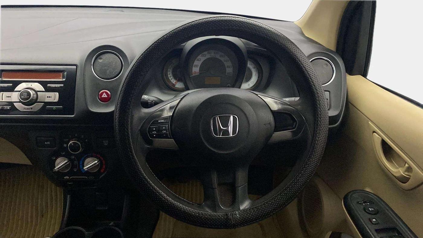 2014 Honda Brio S MT, Petrol, Manual, 1,26,416 km, Steering Wheel Close Up