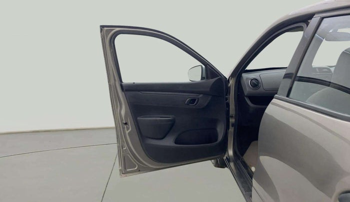 2018 Renault Kwid RXT 1.0 AMT, Petrol, Automatic, 49,559 km, LHS Front Door