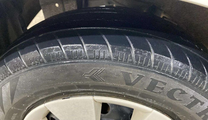2013 Maruti A Star VXI, Petrol, Manual, 74,659 km, Left Front Tyre Tread