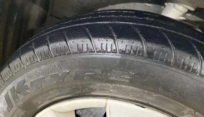 2013 Maruti A Star VXI, Petrol, Manual, 74,659 km, Left Rear Tyre Tread