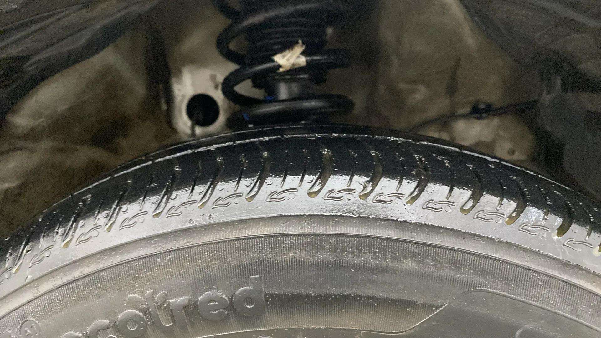 RHS-Front-Tyre-Tread-18