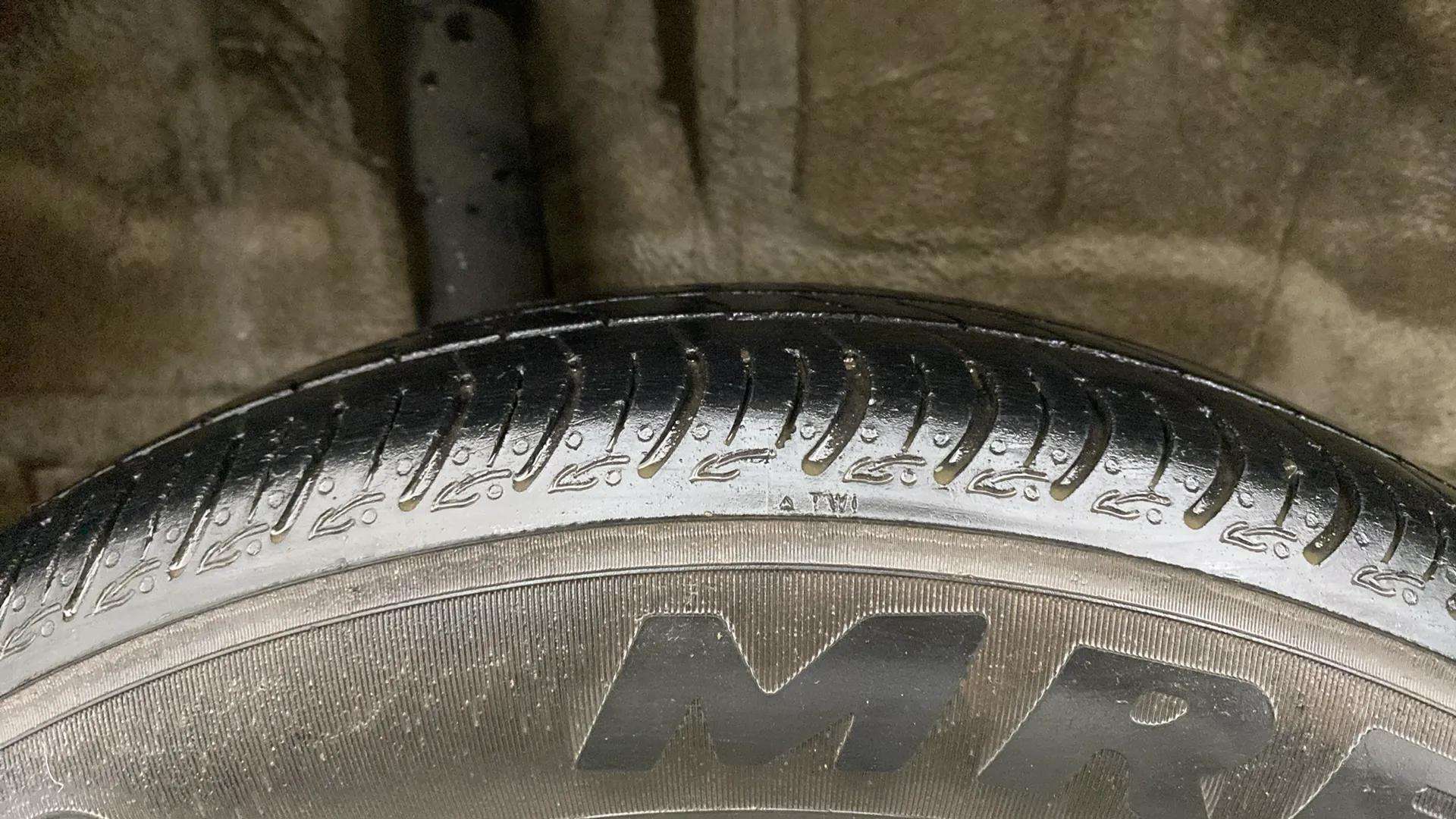 RHS-Rear-Tyre-Tread-19