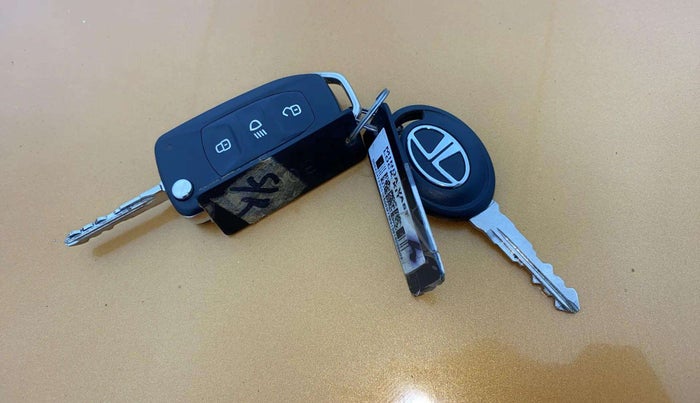 2018 Tata Tiago XZA PETROL, Petrol, Automatic, 26,033 km, Key Close Up