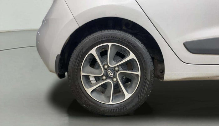 2017 Hyundai Grand i10 SPORTZ (O) AT 1.2 KAPPA VTVT, Petrol, Automatic, 57,629 km, Right Rear Wheel