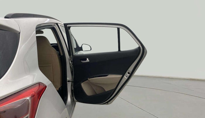 2017 Hyundai Grand i10 SPORTZ (O) AT 1.2 KAPPA VTVT, Petrol, Automatic, 57,629 km, RHS Rear Door