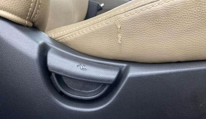 2017 Hyundai Grand i10 SPORTZ (O) AT 1.2 KAPPA VTVT, Petrol, Automatic, 57,629 km, Driver Side Adjustment Panel