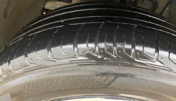 2018 Tata NEXON XZ PLUS DIESEL, Diesel, Manual, 87,759 km, Left Front Tyre Tread