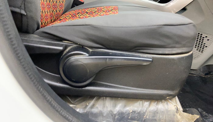 2018 Tata NEXON XZ PLUS DIESEL, Diesel, Manual, 87,759 km, Driver Side Adjustment Panel