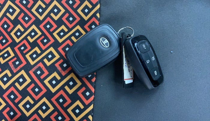 2018 Tata NEXON XZ PLUS DIESEL, Diesel, Manual, 87,759 km, Key Close Up