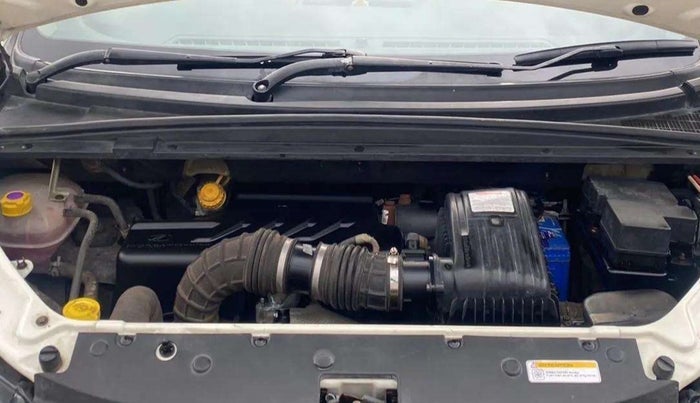 2019 Mahindra MARAZZO M8 8 STR, Diesel, Manual, 96,514 km, Engine View