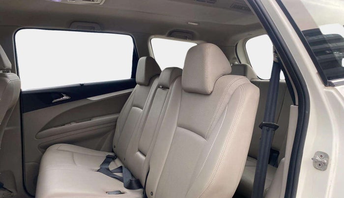 2019 Mahindra MARAZZO M8 8 STR, Diesel, Manual, 96,514 km, Right Side Rear Door Cabin