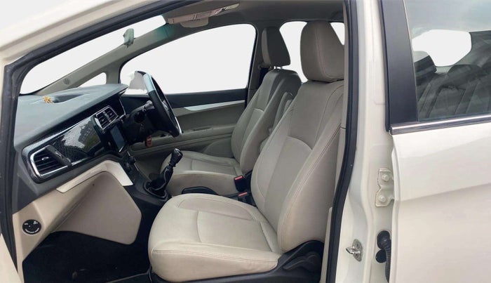 2019 Mahindra MARAZZO M8 8 STR, Diesel, Manual, 96,514 km, Right Side Front Door Cabin