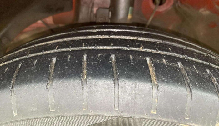 2022 Maruti Swift ZXI PLUS AMT DUAL TONE, Petrol, Automatic, 53,453 km, Left Front Tyre Tread