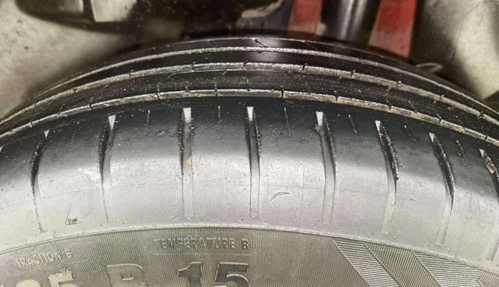 2022 Maruti Swift ZXI PLUS AMT DUAL TONE, Petrol, Automatic, 53,453 km, Left Rear Tyre Tread