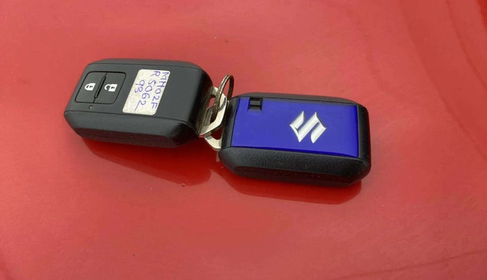 2022 Maruti Swift ZXI PLUS AMT DUAL TONE, Petrol, Automatic, 53,453 km, Key Close Up