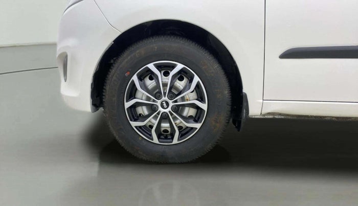 2013 Hyundai i10 MAGNA 1.1, Petrol, Manual, 17,757 km, Left Front Wheel