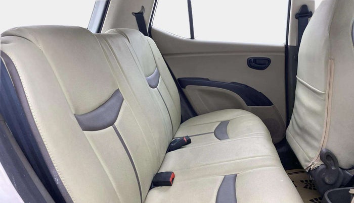 2013 Hyundai i10 MAGNA 1.1, Petrol, Manual, 17,757 km, Right Side Rear Door Cabin