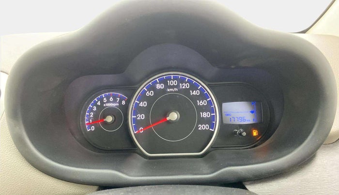2013 Hyundai i10 MAGNA 1.1, Petrol, Manual, 17,757 km, Odometer Image
