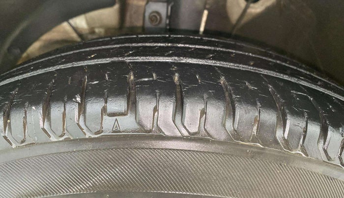 2020 Maruti Swift VXI AMT, Petrol, Automatic, 50,496 km, Left Front Tyre Tread