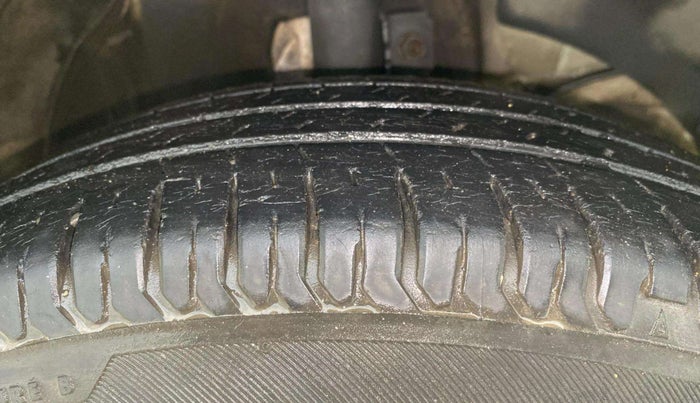 2020 Maruti Swift VXI AMT, Petrol, Automatic, 50,496 km, Right Front Tyre Tread