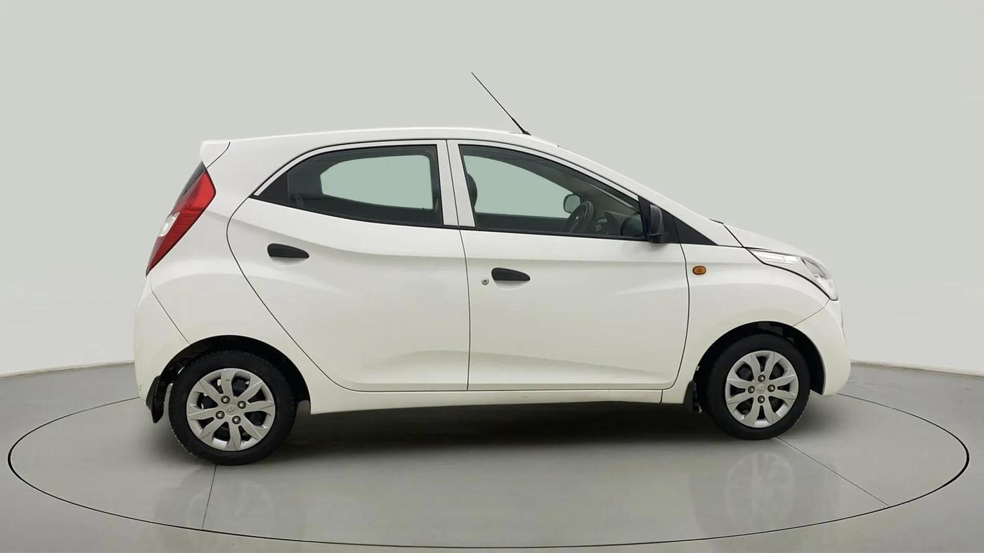 2016 Hyundai Eon MAGNA +, Petrol, Manual, 26,278 km, Right Side View