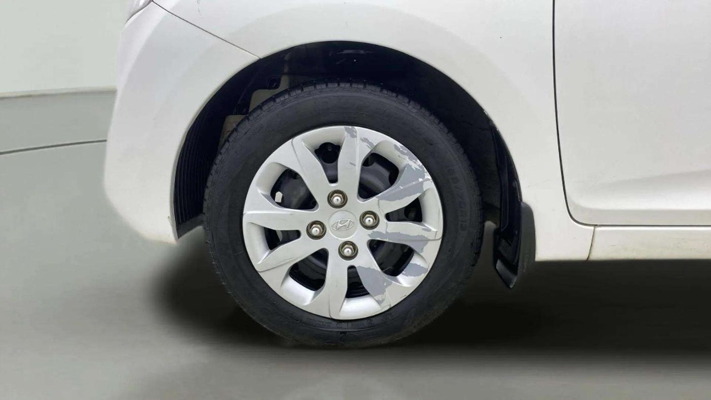 2016 Hyundai Eon MAGNA +, Petrol, Manual, 26,278 km, Left Front Wheel