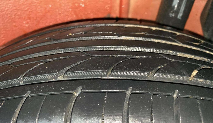2017 Maruti IGNIS ZETA 1.2 AMT, Petrol, Automatic, 60,097 km, Left Rear Tyre Tread