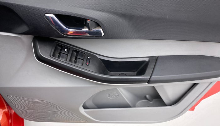 2021 Tata Tiago XZ+ 1.2 Revotron, Petrol, Manual, 29,189 km, Driver Side Door Panels Control