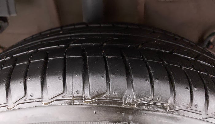 2021 Tata Tiago XZ+ 1.2 Revotron, Petrol, Manual, 29,189 km, Right Rear Tyre Tread