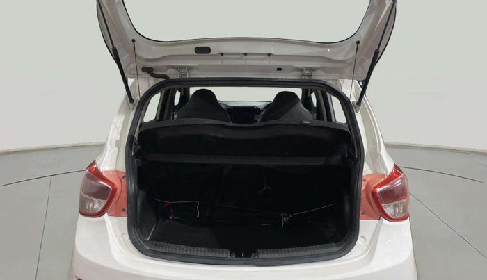 2016 Hyundai Grand i10 MAGNA 1.2 KAPPA VTVT, Petrol, Manual, 72,655 km, Boot Inside
