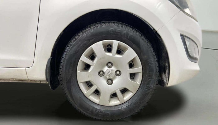 2013 Hyundai i20 MAGNA (O) 1.2, Petrol, Manual, 65,343 km, Right Front Wheel