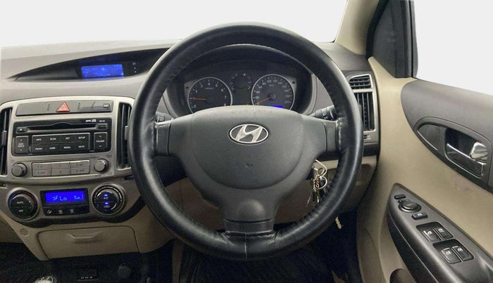 2013 Hyundai i20 MAGNA (O) 1.2, Petrol, Manual, 65,343 km, Steering Wheel Close Up