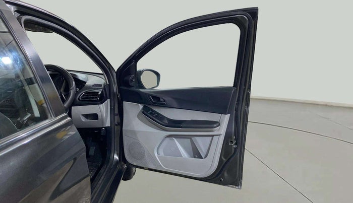 2022 Tata Tiago XT CNG, CNG, Manual, 49,315 km, RHS Front Door