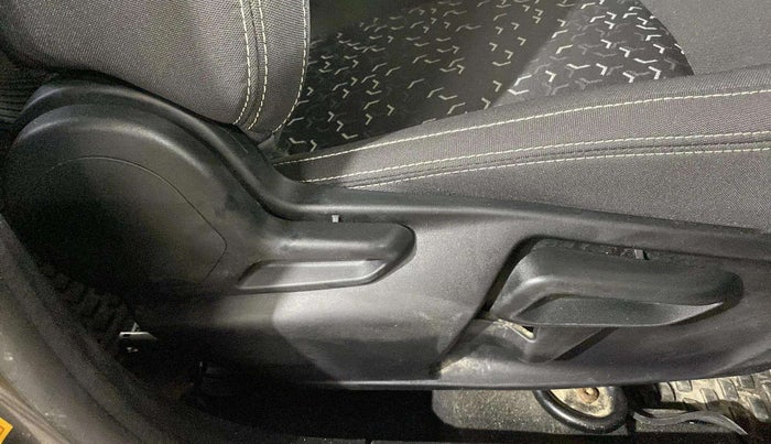 2022 Tata Tiago XT CNG, CNG, Manual, 49,315 km, Driver Side Adjustment Panel