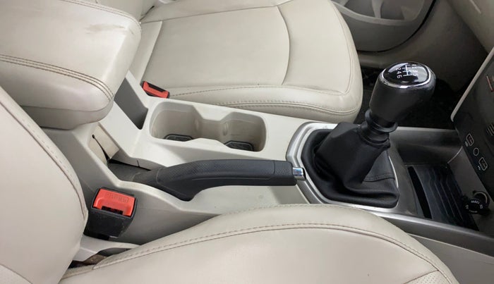 2022 Mahindra XUV300 W8 (O) 1.5 DIESEL, Diesel, Manual, 53,875 km, Gear Lever